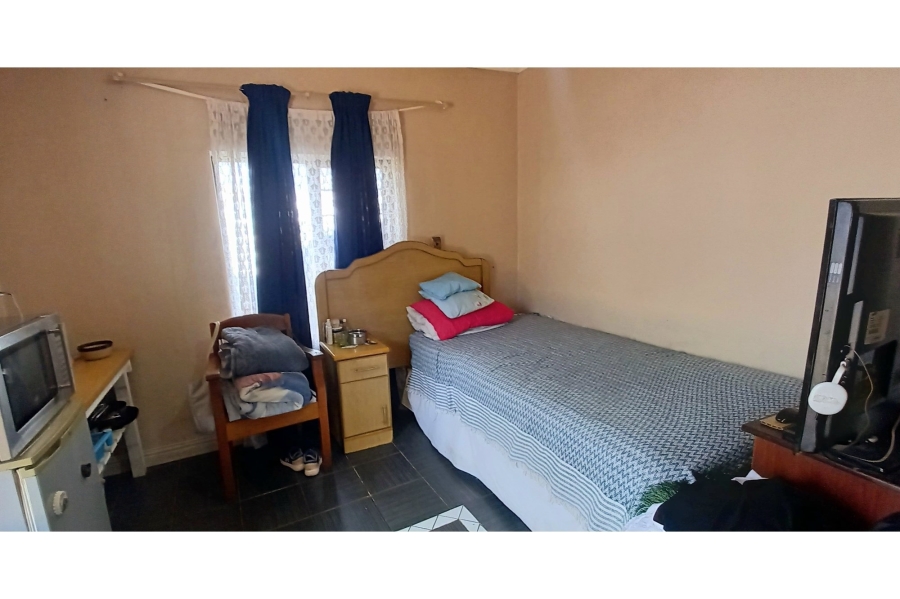 10 Bedroom Property for Sale in Maitland Western Cape